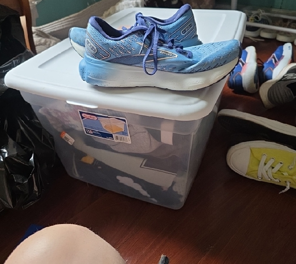 Brooks - Picture 2 of 5